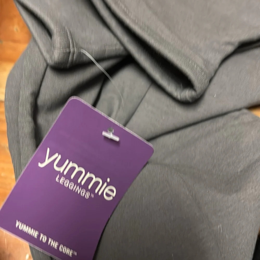NWT Yummie leggings size S